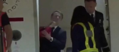 Emmanuel Macron'a en yakınından tokat şoku! Neye uğradığını şaşırdı! - Resim : 1