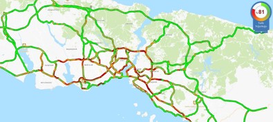Şiddetli yağış İstanbul'da ulaşımı felç etti! Trafik yoğunluğu yüzde 80'e çıktı - Resim : 1