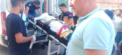 İş makinesi yüksek gerilim hattına takıldı! Korkunç olayda ölüler ve yaralılar var - Resim : 1