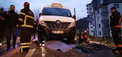 Minibüsün altında kalan görme engelli, can verdi - Resim : 2