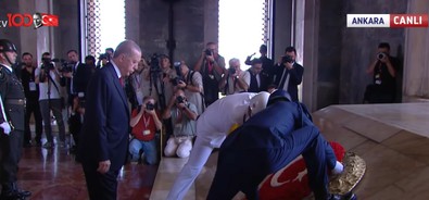 Büyük zaferin 102. yılında devlet erkanından Anıtkabir ziyareti! - Resim : 2