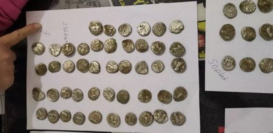 Mantar toplamaya gittiğinde buldu! 20 ayrı devlete ait! Sikkelerin değeri mahkemelik oldu - Resim : 1