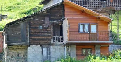 Paylaşamayınca evi testere ile ikiye böldüler - Resim : 1