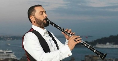 Hüsnü Şenlendirici'nin kızı Naz'dan müthiş performans! Sesine övgüler yağdı - Resim : 1