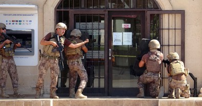 Banka müdürünü rehin almıştı! Şüpheli tutuklandı - Resim : 1