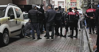 İstanbul'da kan donduran olay! Camide intihar etti, eve giden ekipler korkunç manzarayla karşılaştı - Resim : 1
