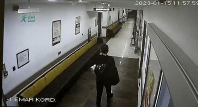 Hastanede yatıp kalkan evsizin gece kimse yokken yaptıklarına kimse inanamadı - Resim : 1