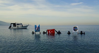 Hava ve karada açılan bayraklar bu defa orada açıldı. Yalova'da yapılan cumhuriyet kutlaması duygulandırdı - Resim : 2