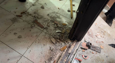 32 saatlik kabus! Ekipler evin kapısını balyozla kırdı - Resim : 2