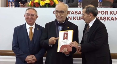Galatasaray Başkanı Özbek’ten çarpıcı sözler: “Galatasaray rakipleri tarafından ateş altına alındı” - Resim : 1