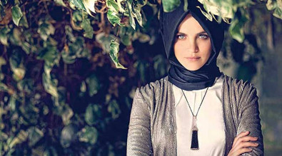 Sürekli din değiştiren eski manken Tuğçe Kazaz'dan çok konuşulacak şeriat açıklaması! - Resim : 3