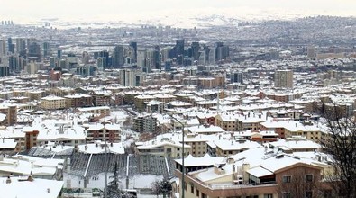 Çılgın Ankaralı, Çankaya'da Uludağ'daymış gibi kayak yaptı - Resim : 1