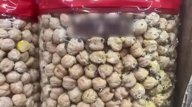 İstanbul'da zincir markette şok eden olay! Nohut paketlerinin içinden çıktı! Ekipler harekete geçti! - Resim : 1