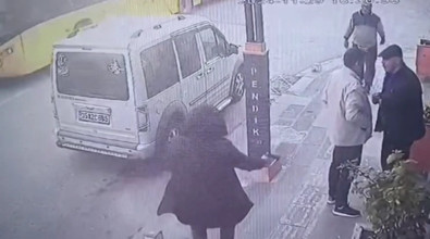 Sokak ortasında infaz: Eşinin sevgilisi olduğunu iddia ettiği kişiyi sokak ortasında öldürdü - Resim : 1