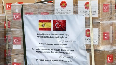 Türkiye'den İtalya ve İspanya'ya tıbbi yardım - Resim : 1