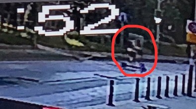Genç kadın sokak ortasında dehşeti yaşadı - Resim : 1
