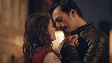 Camdaki Kız dizisi gündem oldu! O sahneye övgü yağdı! - Resim : 2