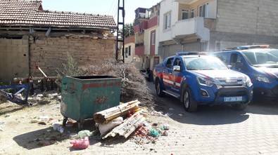 Korkunç olay! Çöp konteyneri yanında bebek cesedi bulundu - Resim : 1