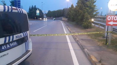 Kocaeli'de kaldırıma bırakılan cisim paniğe neden oldu: Ekipler alarma geçti - Resim : 1