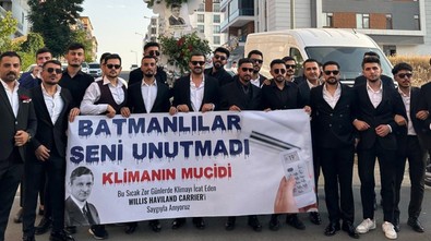 Takım elbiseleri giyip klimanın mucidini andılar - Resim : 1