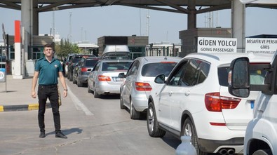 Gurbetçilerin geri dönüş yolculuğu başladı: Kapıkule Sınır Kapısı'nda yoğunluk oluştu - Resim : 1