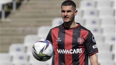 Fenerbahçe’den transfer sürprizi! Aranan sol bek İstanbul’da bulundu! Yaşı 23 piyasa değeri 3 milyon euro! - Resim : 2