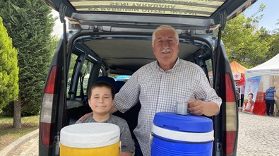 Emekli oldu kendini hayır işlerine verdi! Yazları limonata, kışları sıcak çorba! - Resim : 2