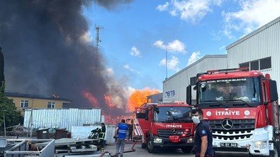 Gebze'de fabrika alev topuna döndü! Yangına çok sayıda itfaiye ekibi müdahale ediyor! - Resim : 1