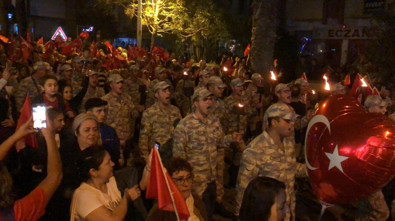 81 ilde Cumhuriyet coşkusu! Vatandaşlar sokaklara akın etti: Her yer kırmızı beyaza büründü - Resim : 1