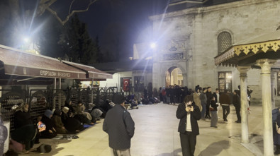 İstanbul'da ilk teravih namazı kılındı - Resim : 2