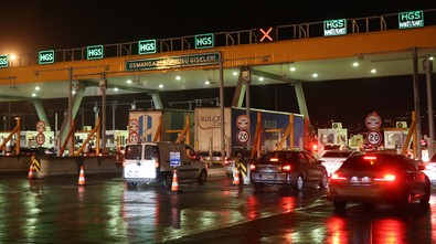 İstanbul'da bayram göçü! Trafik durma noktasına geldi: Yoğunluk yüzde 80'i aştı - Resim : 1