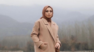 Muhafazakar giyim influencer'ı Ebru Sever açıldı mı? Sena Sever’in ablası Ebru Sever Türk kimdir, kaç yaşında, nereli? - Resim : 1