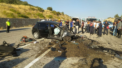 Adıyaman'da feci kaza! Otomobil ile pikap çarpıştı: Çok sayıda ölü var - Resim : 2