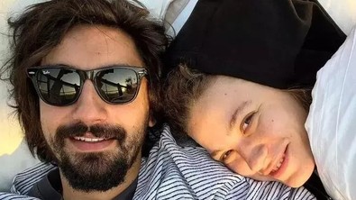 Serenay Sarıkaya'dan, Umut Evirgen ve Alina Boz'un evlendiği akşam yaptığı paylaşıma açıklama geldi! - Resim : 1