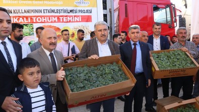 Adıyaman'da çiftçilerin yüzünü güldüren proje! Tam 360 bin fide dağıtıldı - Resim : 1