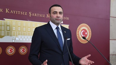 İYİ Parti'de yaprak dökümü devam ediyor! O isim de istifa etti - Resim : 1