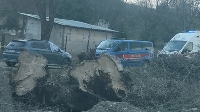Akrabalar arasında mal paylaşımı kavgası kanlı bitti! Mezarlık çıkışı yeğenini öldürdü - Resim : 1