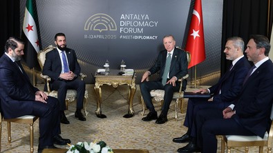 Antalya Diplomasi Forumu'nda peş peşe temaslar! Cumhurbaşkanı Erdoğan, Suriye Cumhurbaşkanı Ahmed Şara ile bir araya geldi - Resim : 1