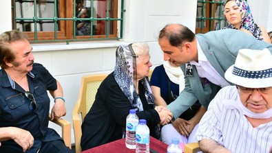 Neşe Karaböcek oğlunu toprağa verdi - Resim : 2