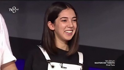 MasterChef'te yeni aşk bombası! Ayyüce ile Emir aşk mı yaşıyor? - Resim : 1