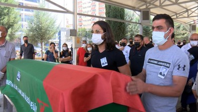 Koray Avcı, dün hayatını kaybeden babasını son yolculuğuna uğurladı - Resim : 2