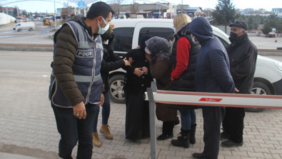 Tartıştığı kocasını bıçakla öldürdü - Resim : 1