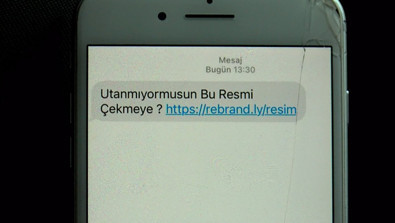Gelen mesajı tıkladı, başına gelmeyen kalmadı! 'Utanmıyor musun bu resmi çekmeye' - Resim : 2