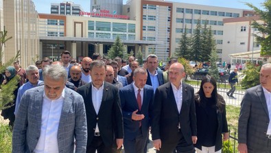 Son dakika! Niğde'de üniversite öğrencilerini taşıyan otobüs devrildi - Resim : 2
