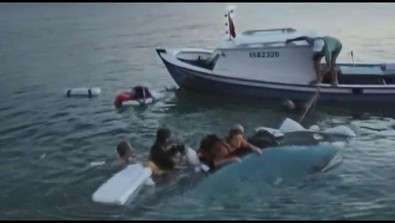 Denizde can pazarı! Tekneleri alabora oldu! - Resim : 2