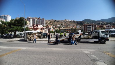 Yayaya çarpmamak için yaptığı manevra ile canından olacaktı! - Resim : 2