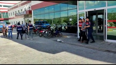 Annesini ziyarete geldi, 5 komşusunu soydu! Evde ne var ne yoksa çalmış! - Resim : 2