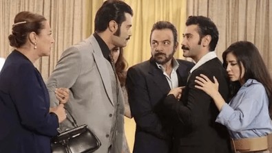 Sette rol arkadaşına 'Hıyar oğlu hıyar' demişti! Kerem Alışık'ın cezası belli oldu - Resim : 1