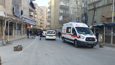 Çocuklarının gözü önünde eşinin boğazını kesti! Pencereye çıkıp tek bir şey dedi - Resim : 2