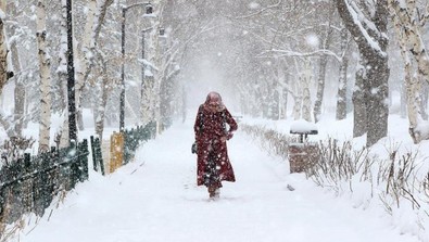 Yoğun kar yağışı başladı! 5 ilde okullar tatil edildi - Resim : 1